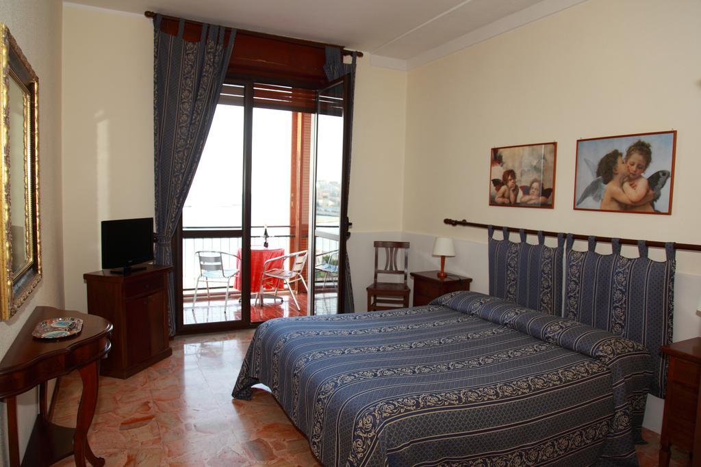 B&B Ortigia Sea View Syracuse Kamer foto
